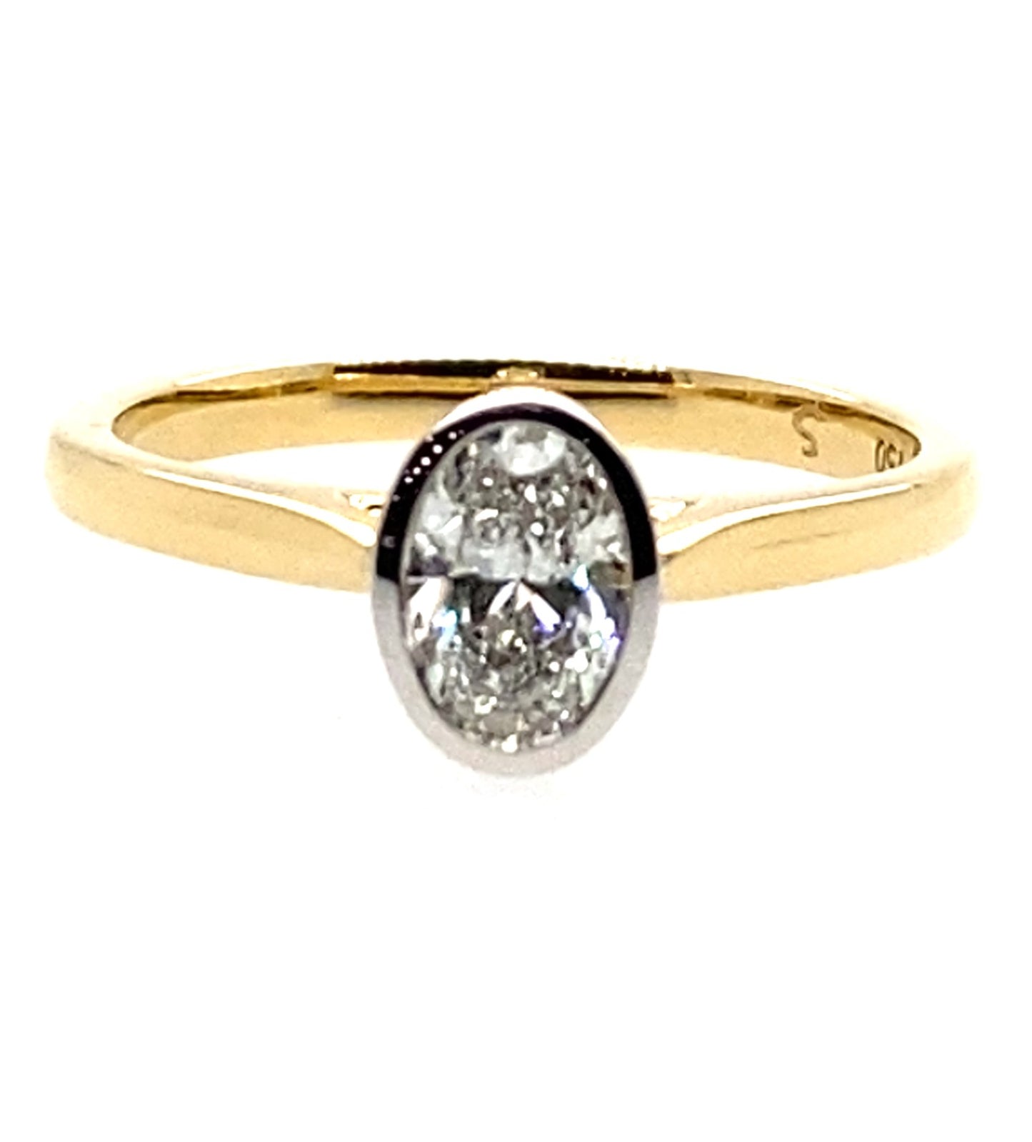 18ct Yellow Gold Band White Gold Bezel Setting Oval Natural Diamond