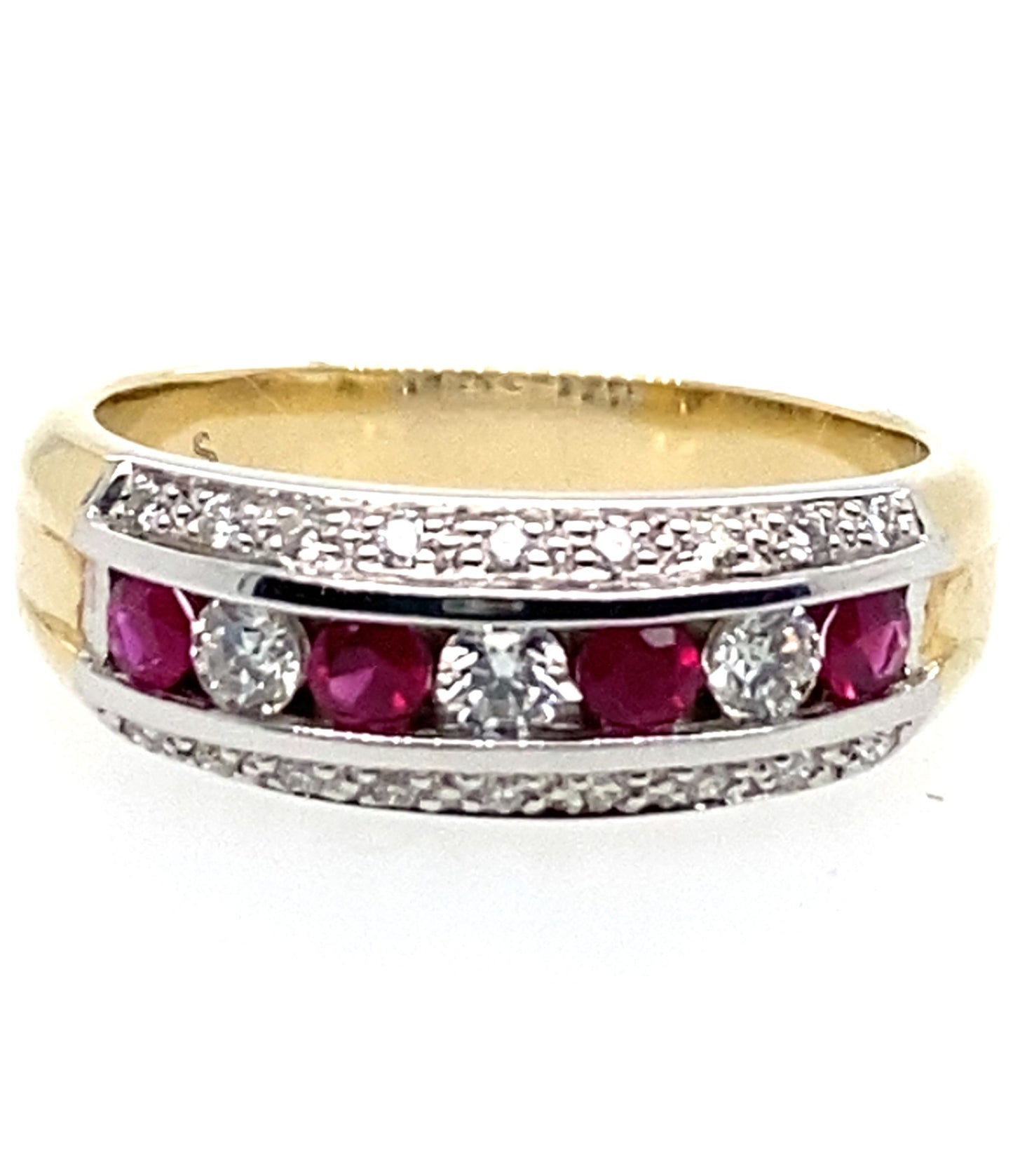 18ct Yellow Gold Natural Ruby Diamond Ring