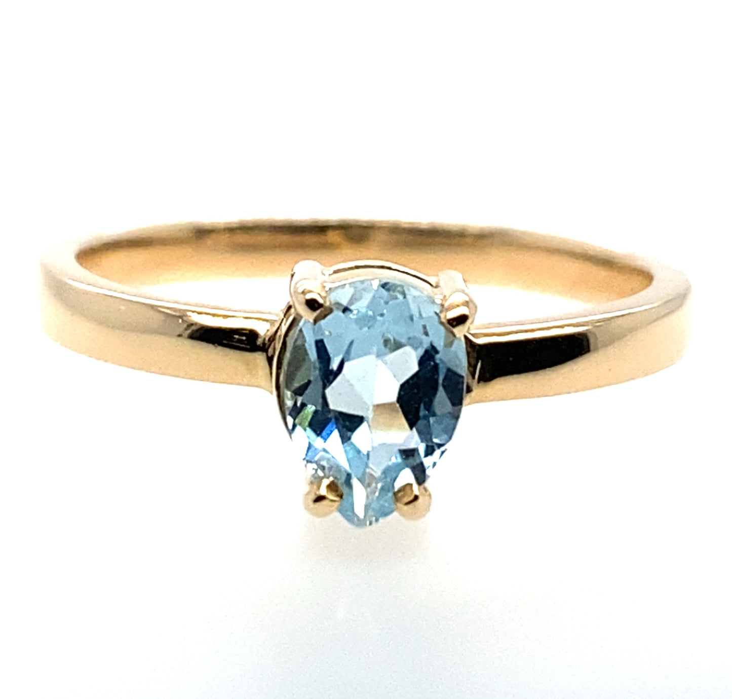 9ct Yellow Gold Blue Topaz Ring