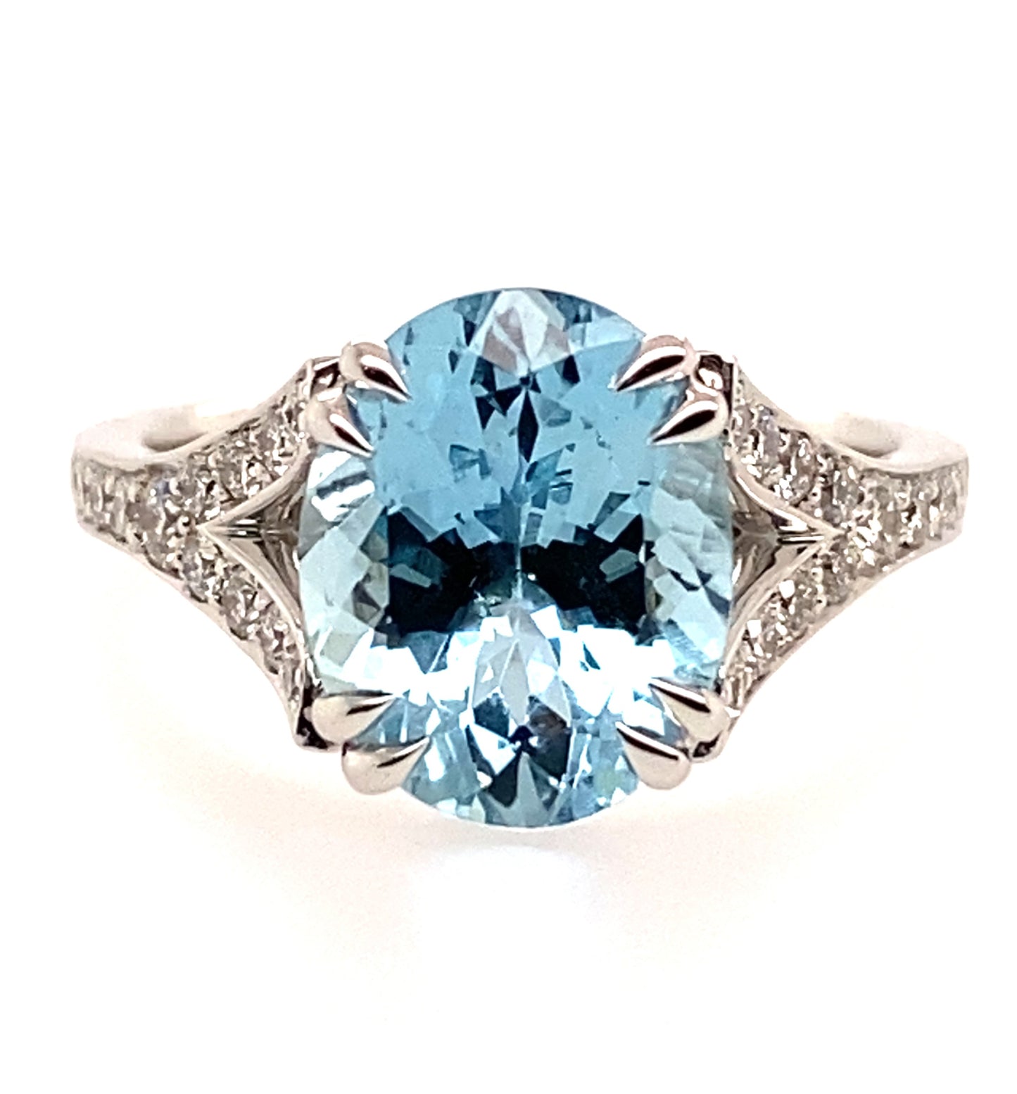 18ct White Gold Aquamarine & Diamond Ring