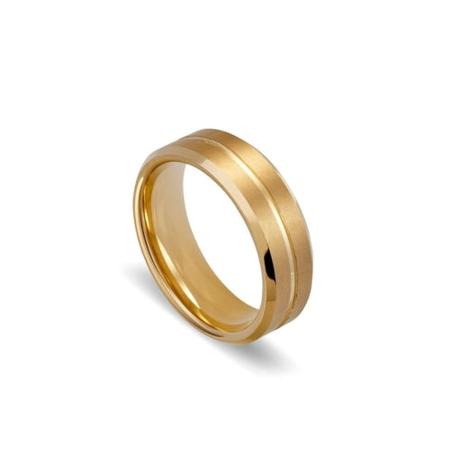 Men’s Gold Ring with Shiny Gold Details